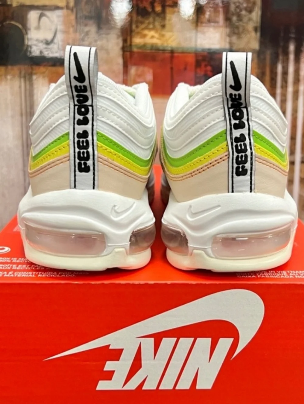 NIKE AIR MAX 97S 'FEEL LOVE' WOMEN US SIZE 6 SUPEE MINT COND BARELY WORE - Picture 4 of 5